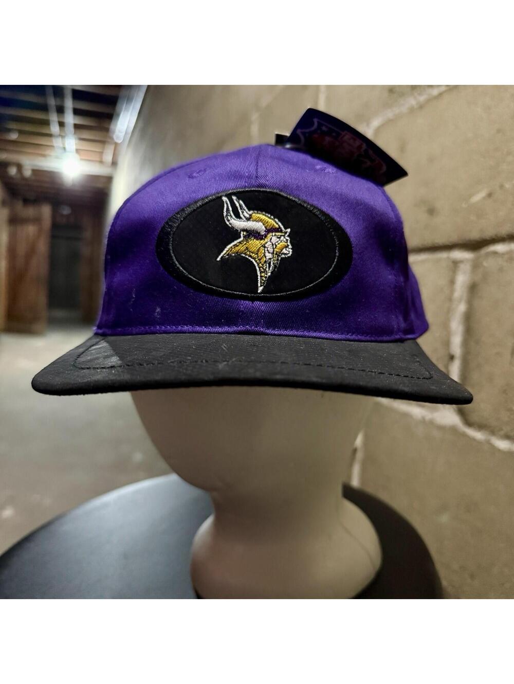Vintage Minnesota Vikings hat cap snap back purple black Twins Enterprise new